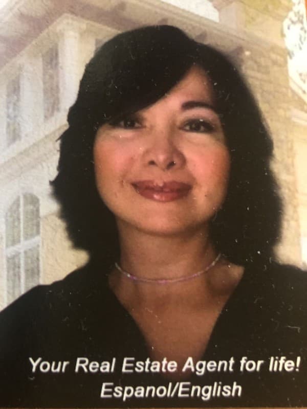 Azucena Lester REALTOR